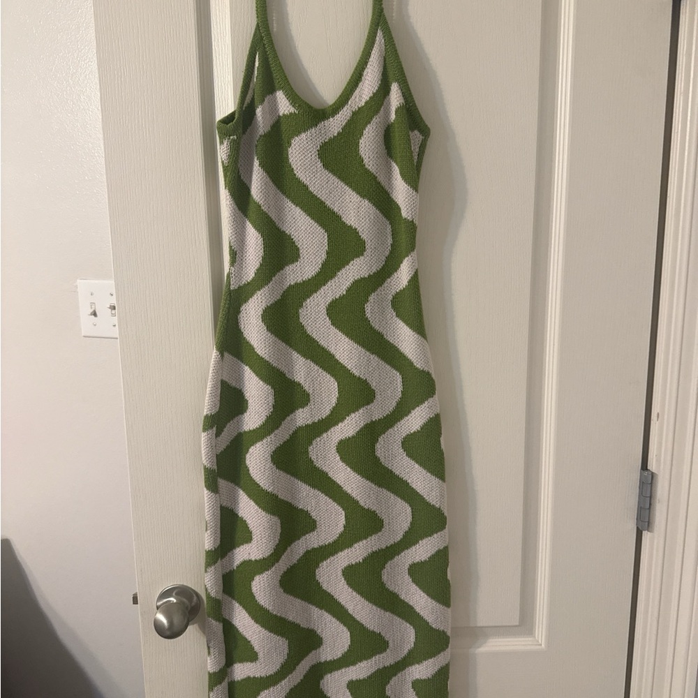 SHEIN Green and White Wave Maxi Dress